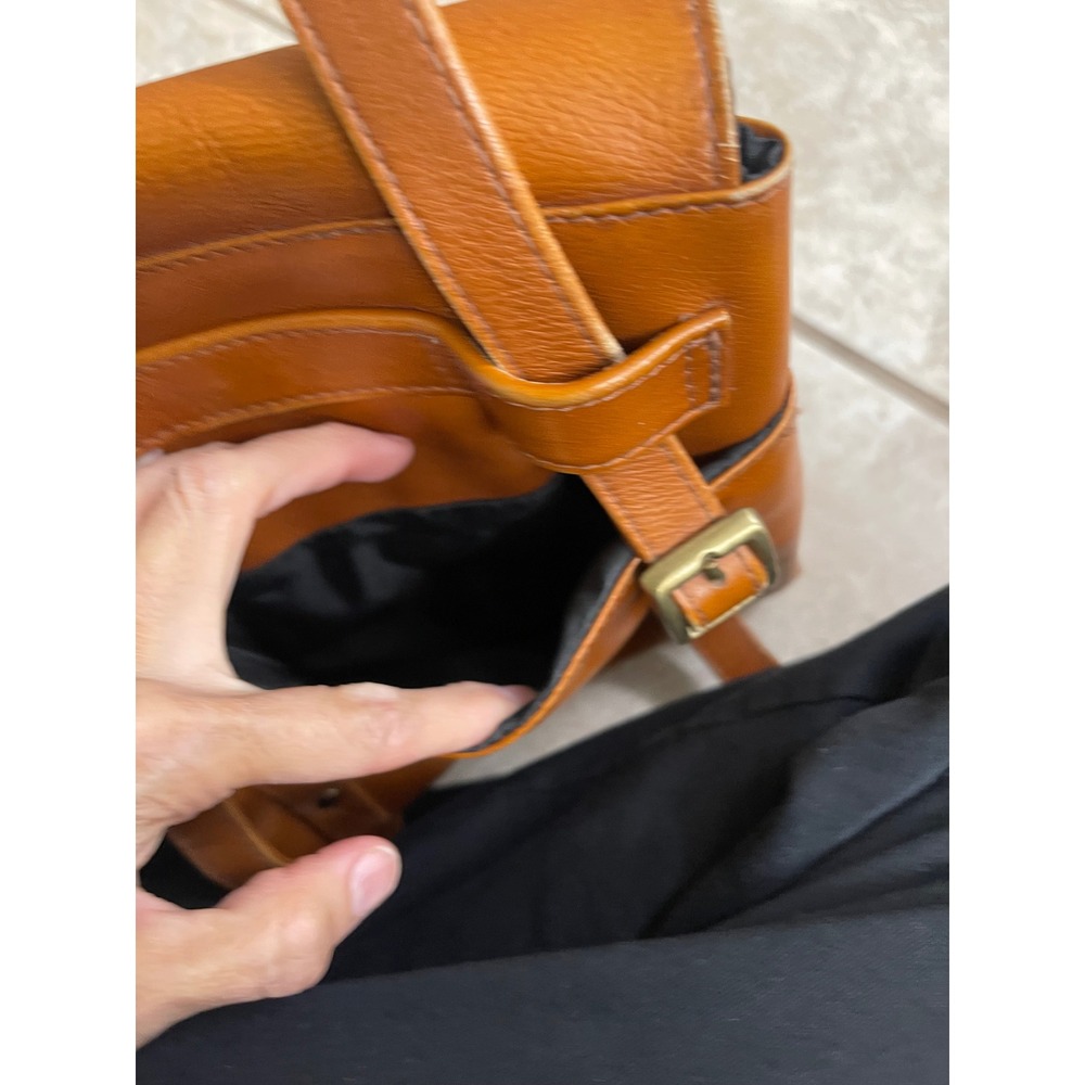 FRYE Women Tan Leather Flap Top Mini Backpack Purse Bag saddle bag VTG crossbody - Picture 4 of 13